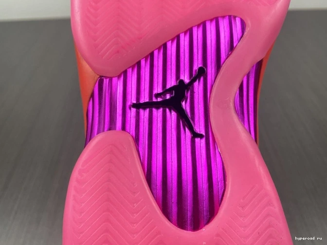 DH4121-600 (W) Pink 14 Jordan Shocking Low Retro 0527